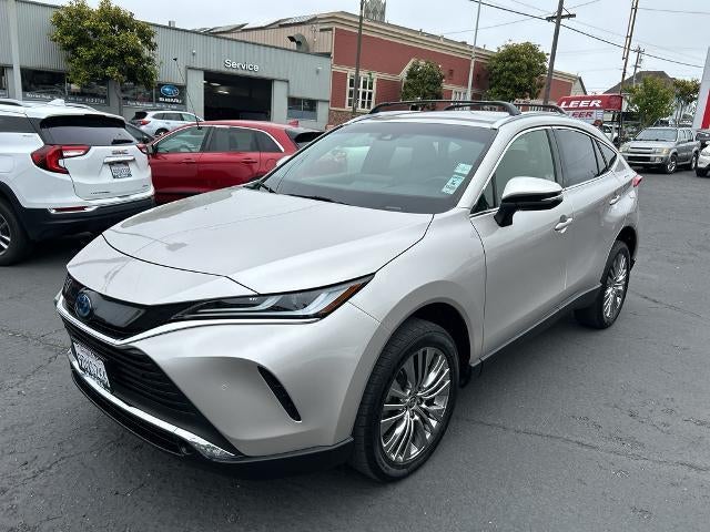 2022 Toyota Venza XLE AWD (Natl) in Titanium Glow — front three-quarter view